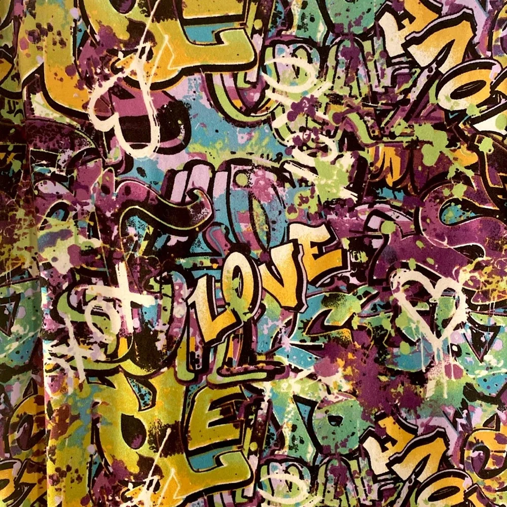VINTAGE HARLEM Graffiti Love Print High Low Top - Picture 4 of 6
